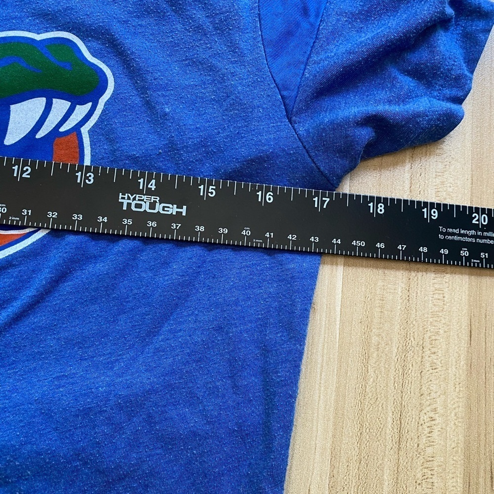 Nike Tee University Florida Gators Small Medium Woman's Athletic Cut Blue V-Neck - Picture 4 of 5